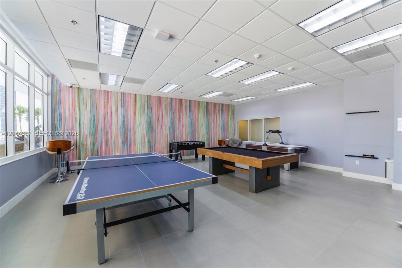 1200 Brickell Bay Dr , Unit 3614, Miami, FL 33131 Photo