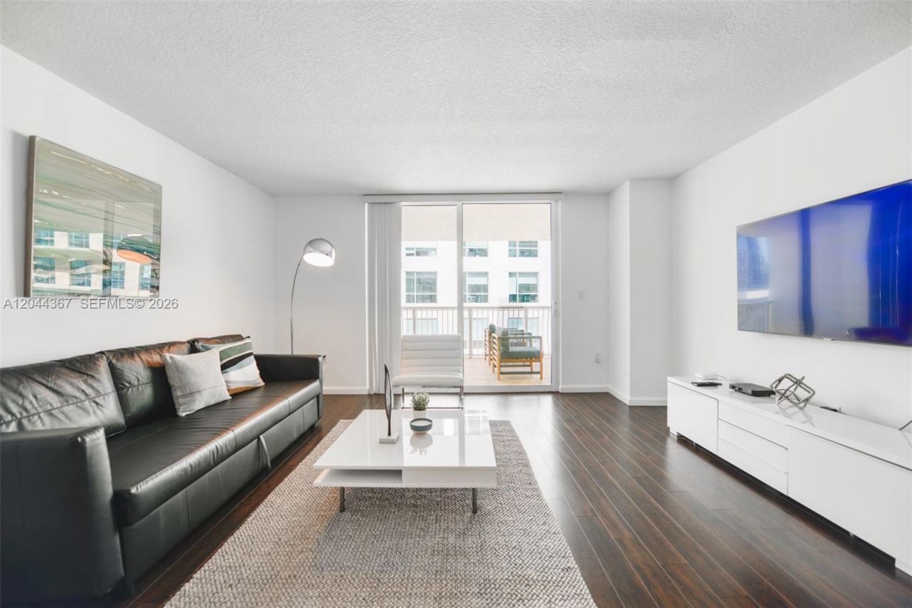 1200 Brickell Bay Dr , Unit 3614, Miami, FL 33131 Photo
