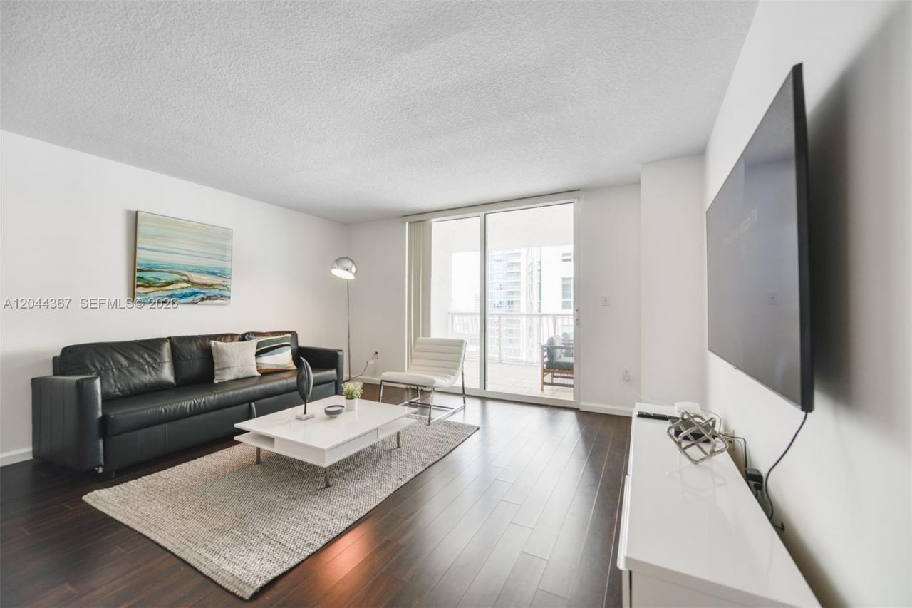 1200 Brickell Bay Dr , Unit 3614, Miami, FL 33131 Photo
