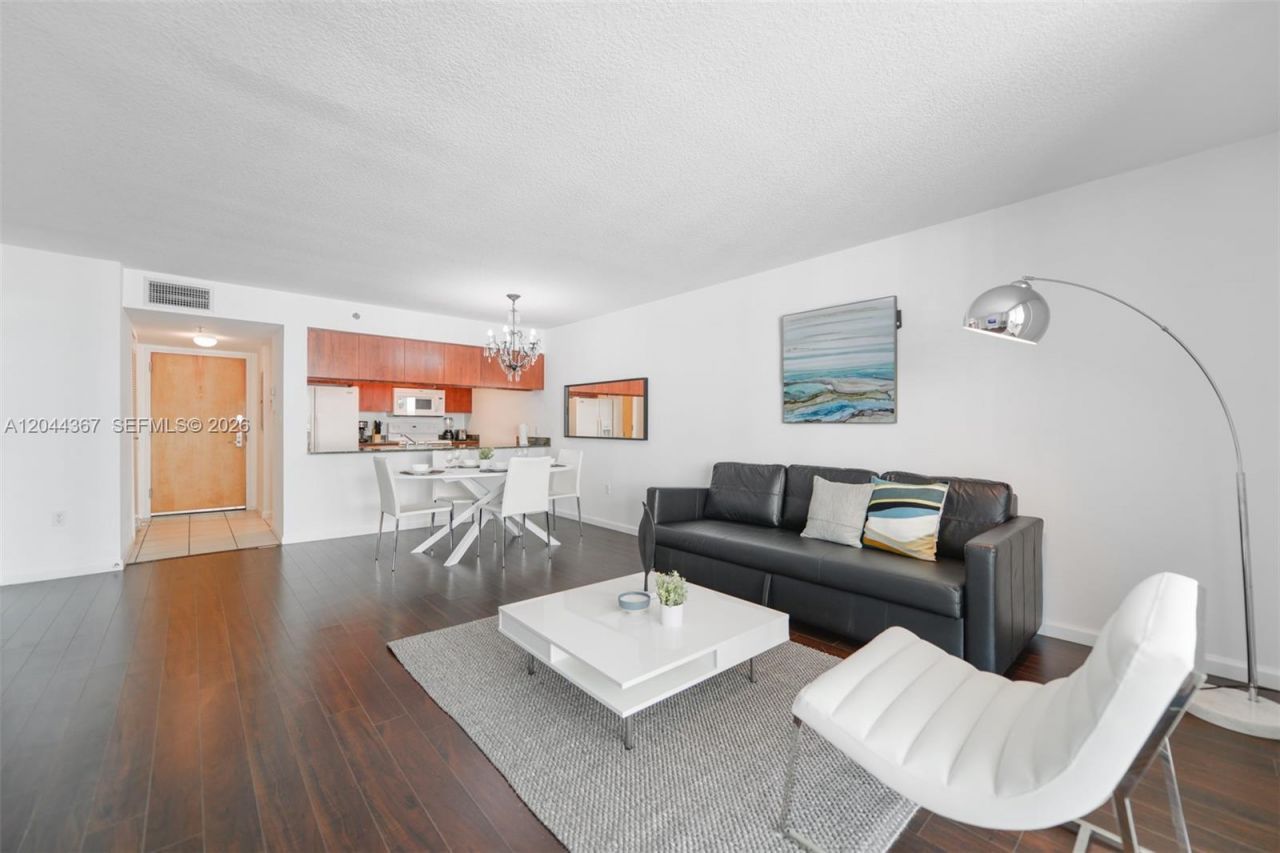1200 Brickell Bay Dr , Unit 3614, Miami, FL 33131 Photo
