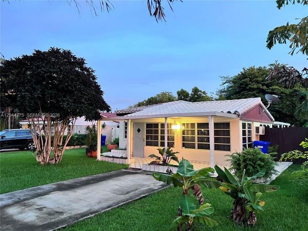 2082 NE 180th St, Unit 2082, North Miami Beach, FL 33162