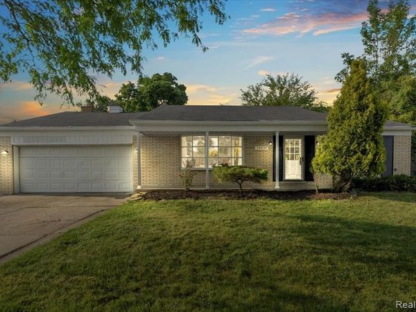 19039 Elsmere Avenue, Eastpointe, Mi 48021