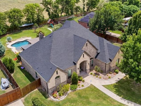 8240 St Johns Drive, Waxahachie, TX 75167