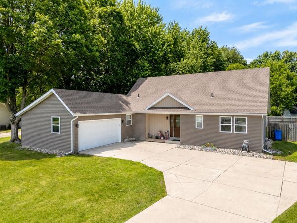 56782 Bow Drive, Three Rivers, MI 49093