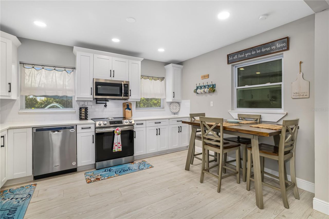 1611 27th Street W, Bradenton, FL 34205 Photo