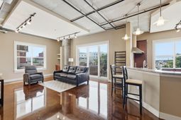 150 Bee Street photo 4