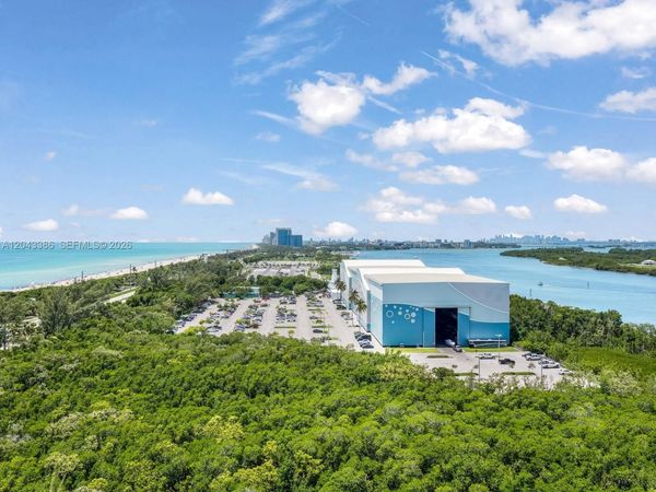 100 Bayview Dr , Unit 620, Sunny Isles Beach, FL 33160