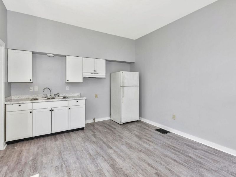 305 Walnut Street, Elmwood Place, OH 45216 Photo 10