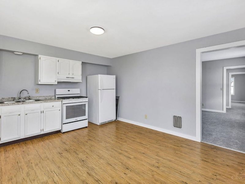 305 Walnut Street, Elmwood Place, OH 45216 Photo 28