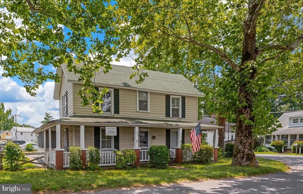120 Boundary Street, Colonial Beach, VA 22443 Main Photo