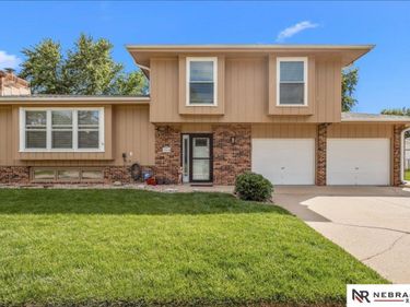 10459 W Street, Omaha, NE 68127