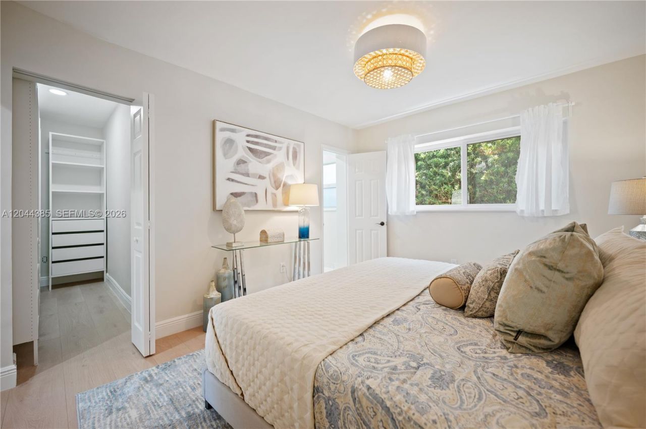 4220 SW 14th St , Unit 4220, Miami, FL 33134 Photo