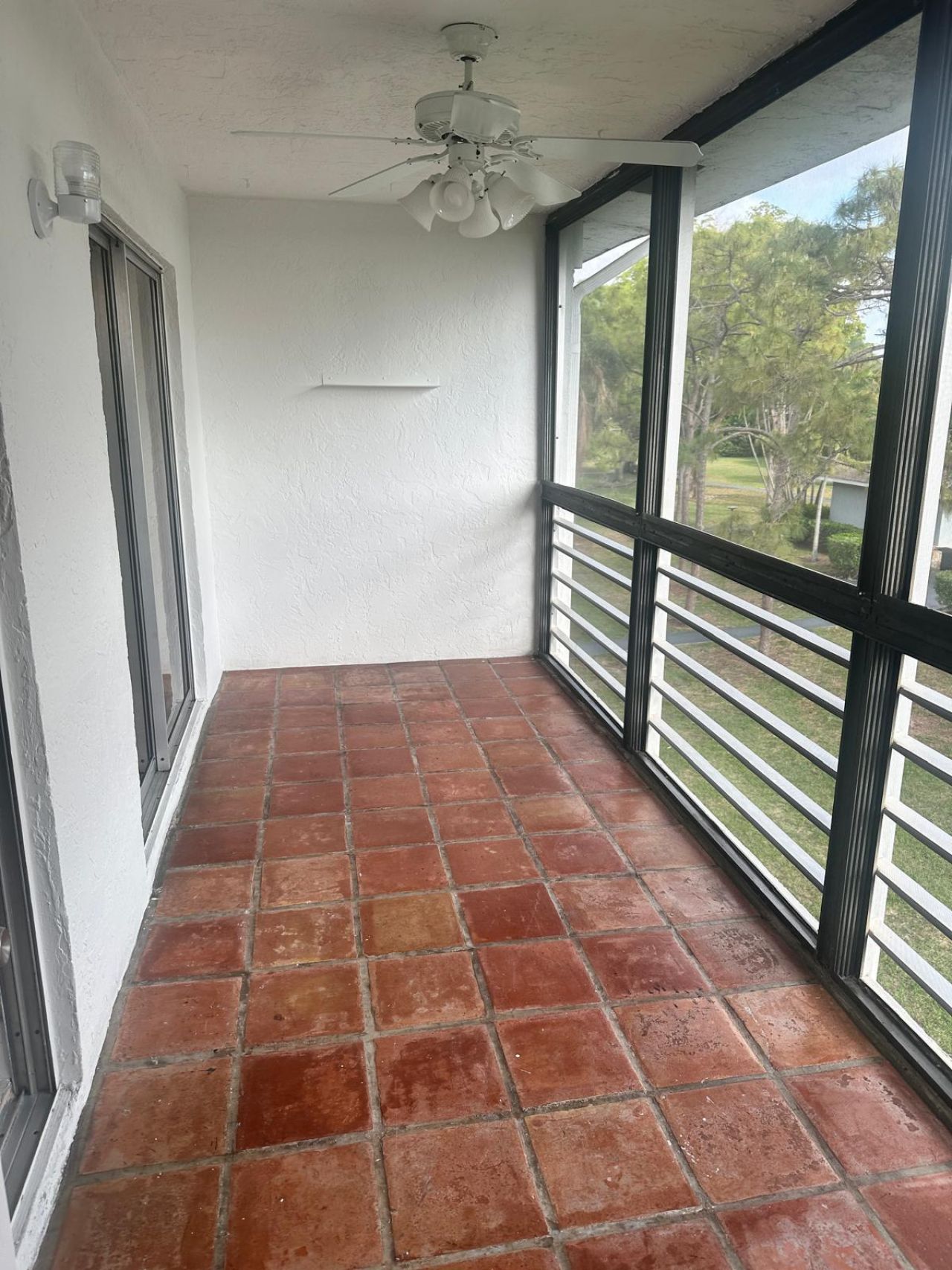 2100 Springdale Boulevard, Unit 303, Palm Springs, FL 33461 Photo