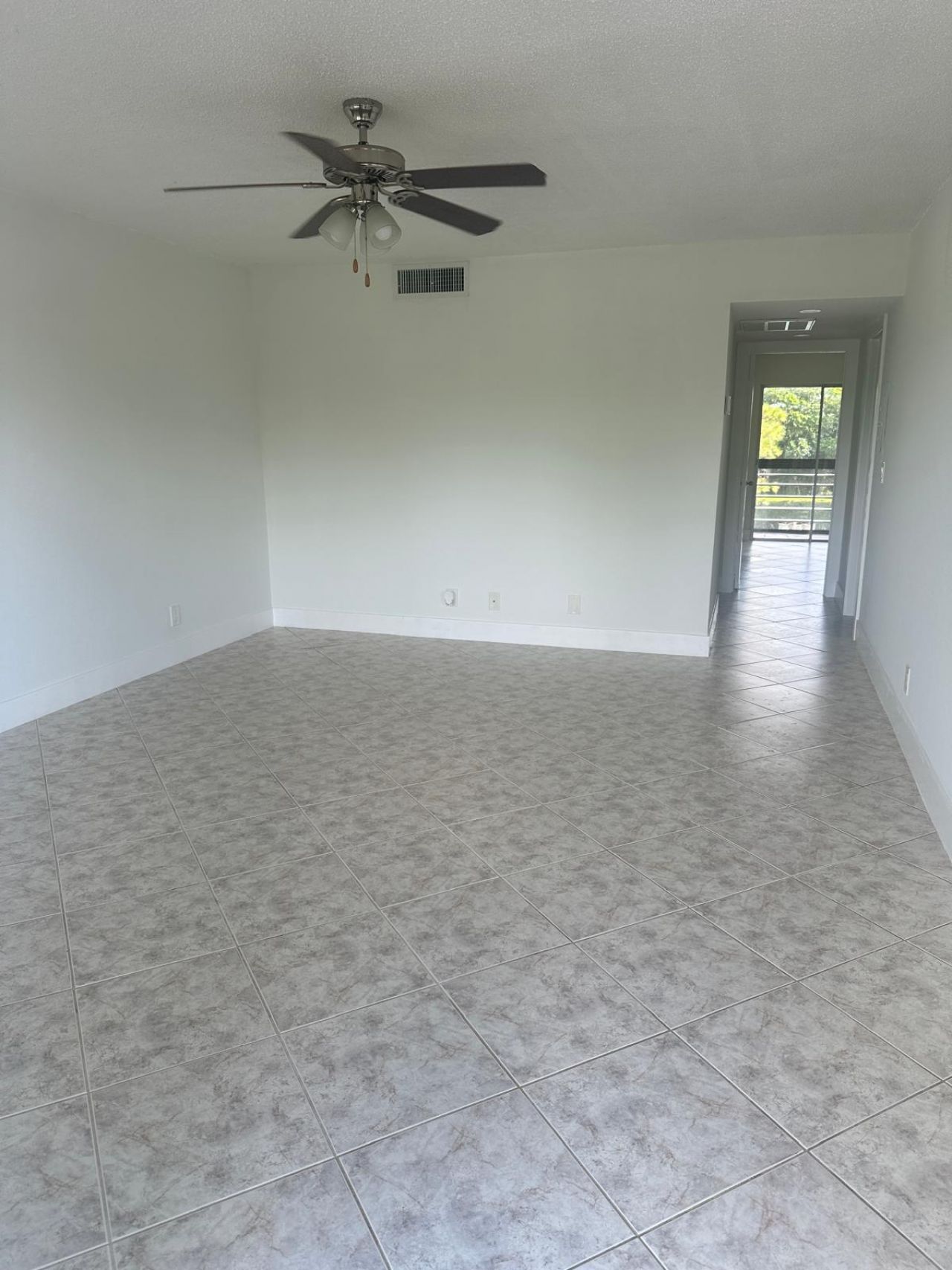 2100 Springdale Boulevard, Unit 303, Palm Springs, FL 33461 Photo