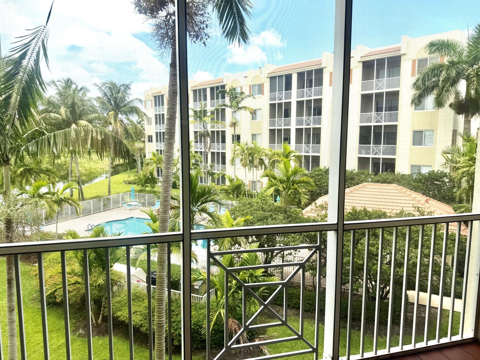 3600 Oaks Clubhouse Drive, Unit 309, Pompano Beach, FL 33069 Photo