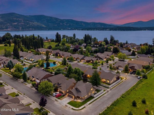 1521 Autumn Ln , Sandpoint, ID 83864