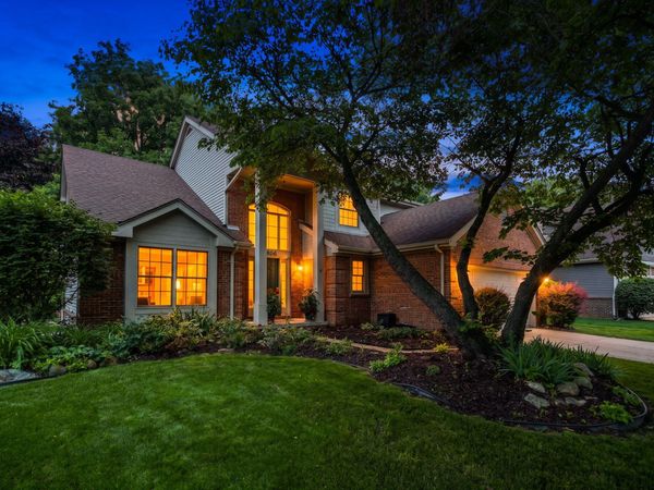 42806 Brookstone Drive, Novi, MI 48377
