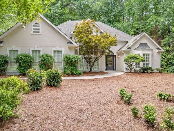 199 Windermere Circle , Newnan, GA 30265