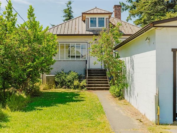 95 Sims Ave , Saanich, BC V8Z 1J9