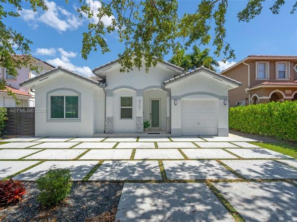 8757 NW 139 Ter, Miami Lakes, FL 33018
