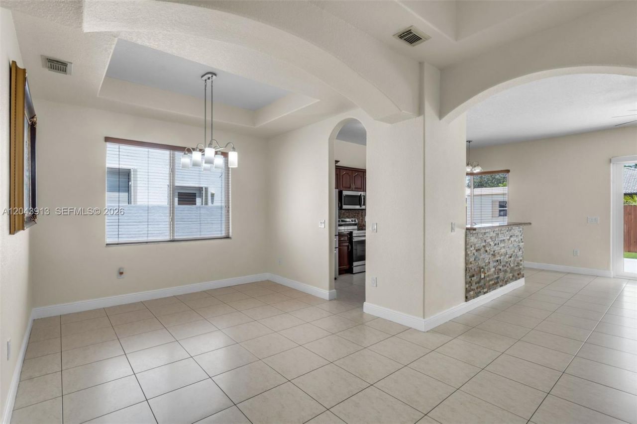 8757 NW 139th St , Miami Lakes, FL 33018 Photo