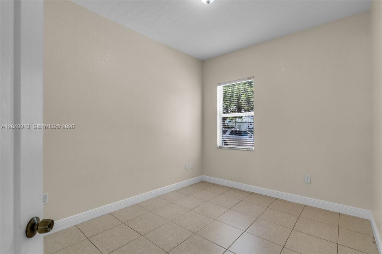 8757 NW 139 Ter, Miami Lakes, FL 33018 Photo