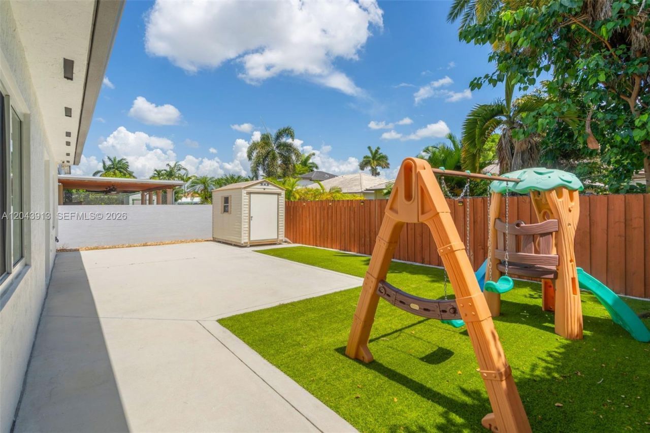 8757 NW 139th St , Miami Lakes, FL 33018 Photo