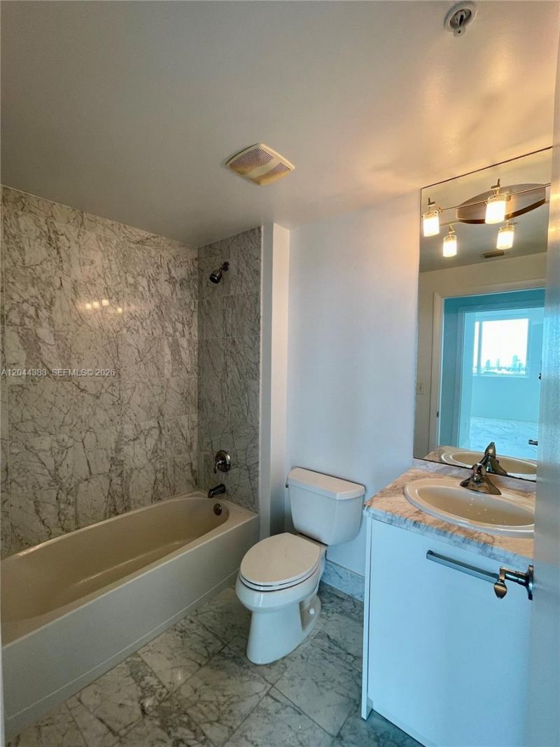 253 NE 2nd St , Unit 2409, Miami, FL 33132 Photo