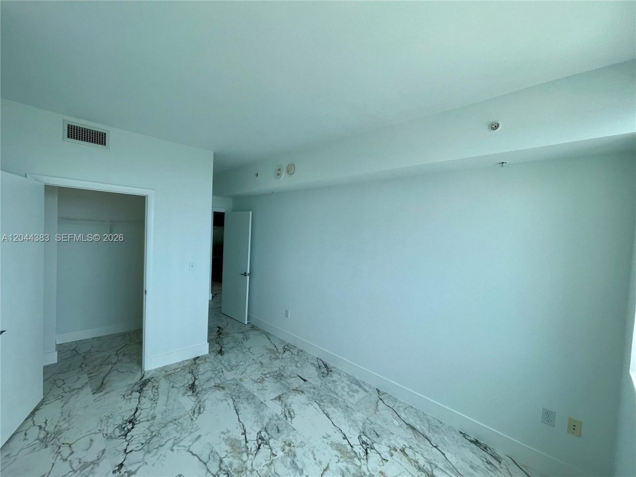 253 NE 2nd St , Unit 2409, Miami, FL 33132 Photo