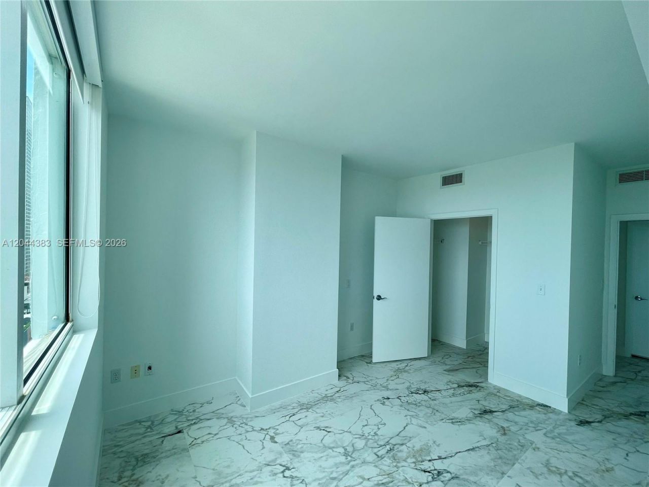 253 NE 2nd St , Unit 2409, Miami, FL 33132 Photo