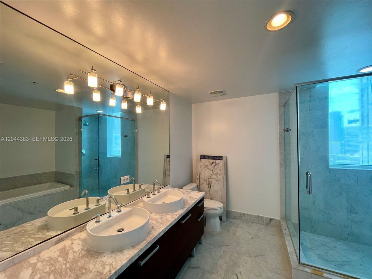 253 NE 2nd St , Unit 2409, Miami, FL 33132 Photo
