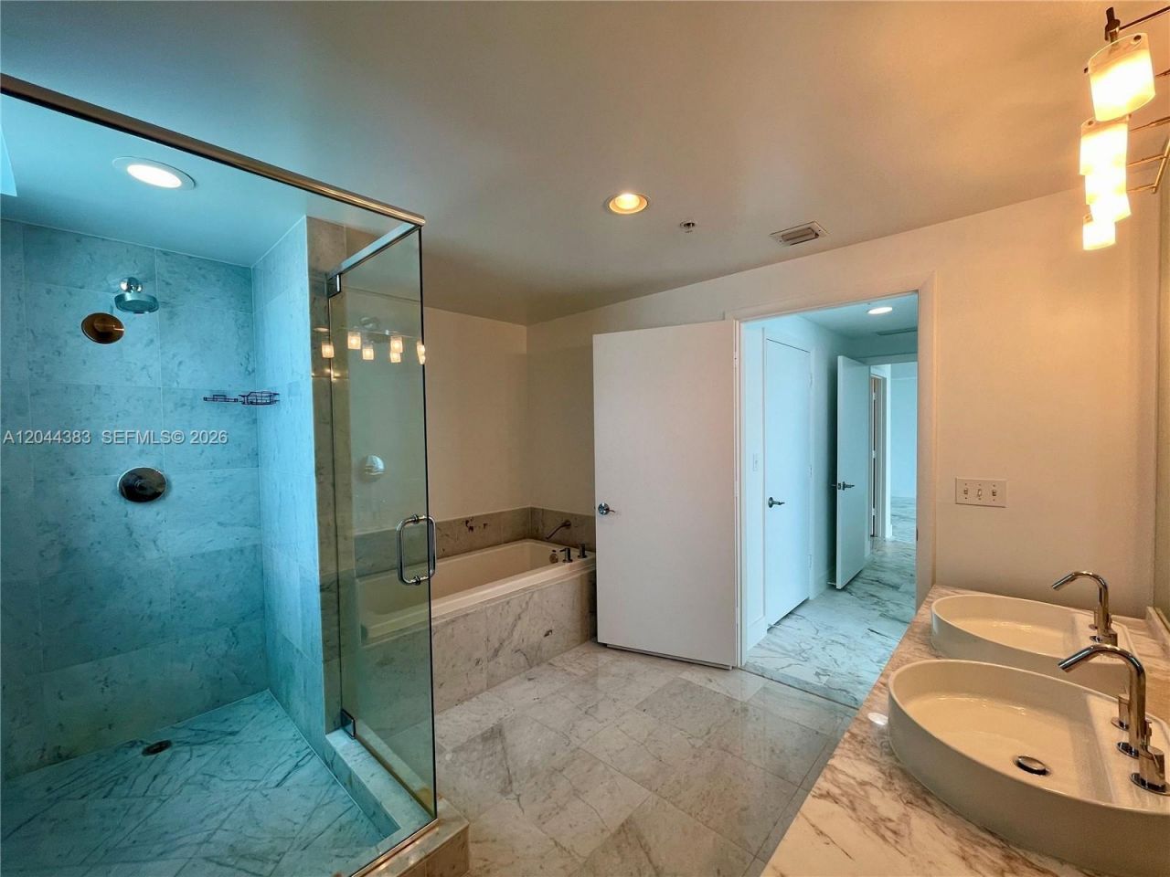 253 NE 2nd St , Unit 2409, Miami, FL 33132 Photo