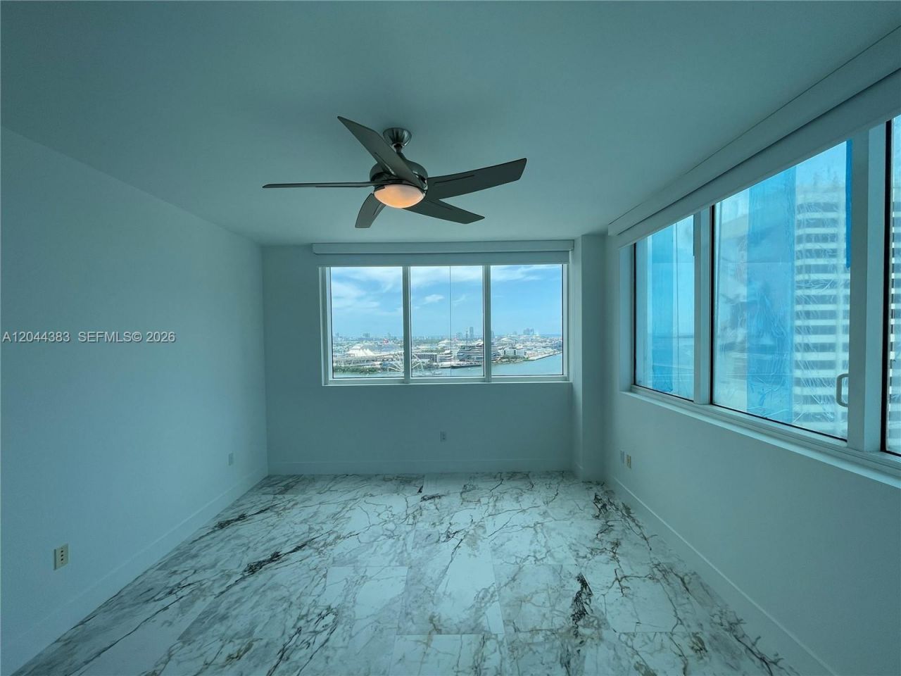 253 NE 2nd St , Unit 2409, Miami, FL 33132 Photo