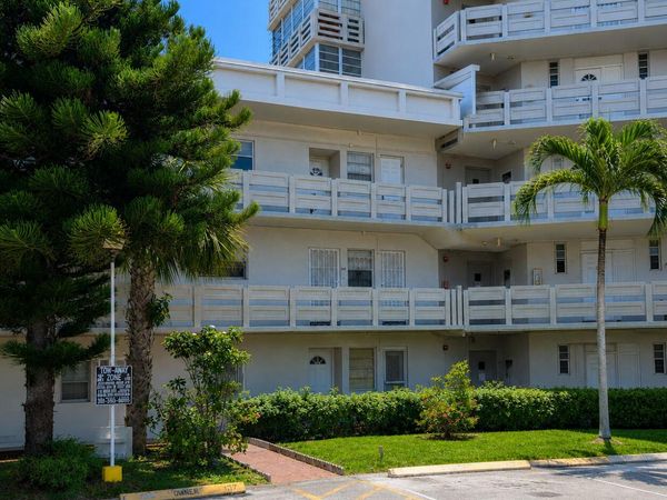 1401 NE Miami Gardens Drive, Unit 180, Miami, FL 33179