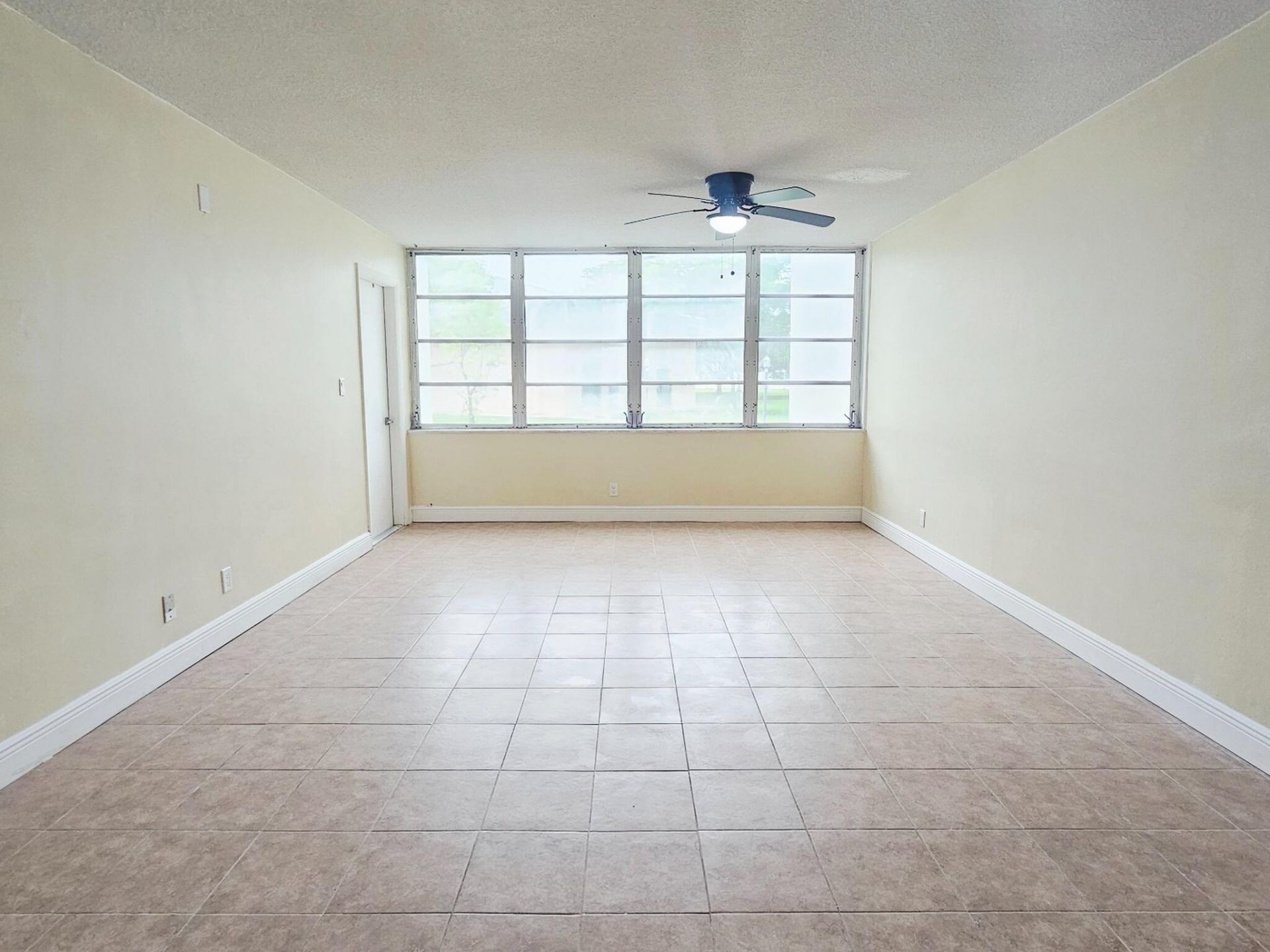 1401 NE Miami Gardens Drive, Unit 180, Miami, FL 33179 Photo