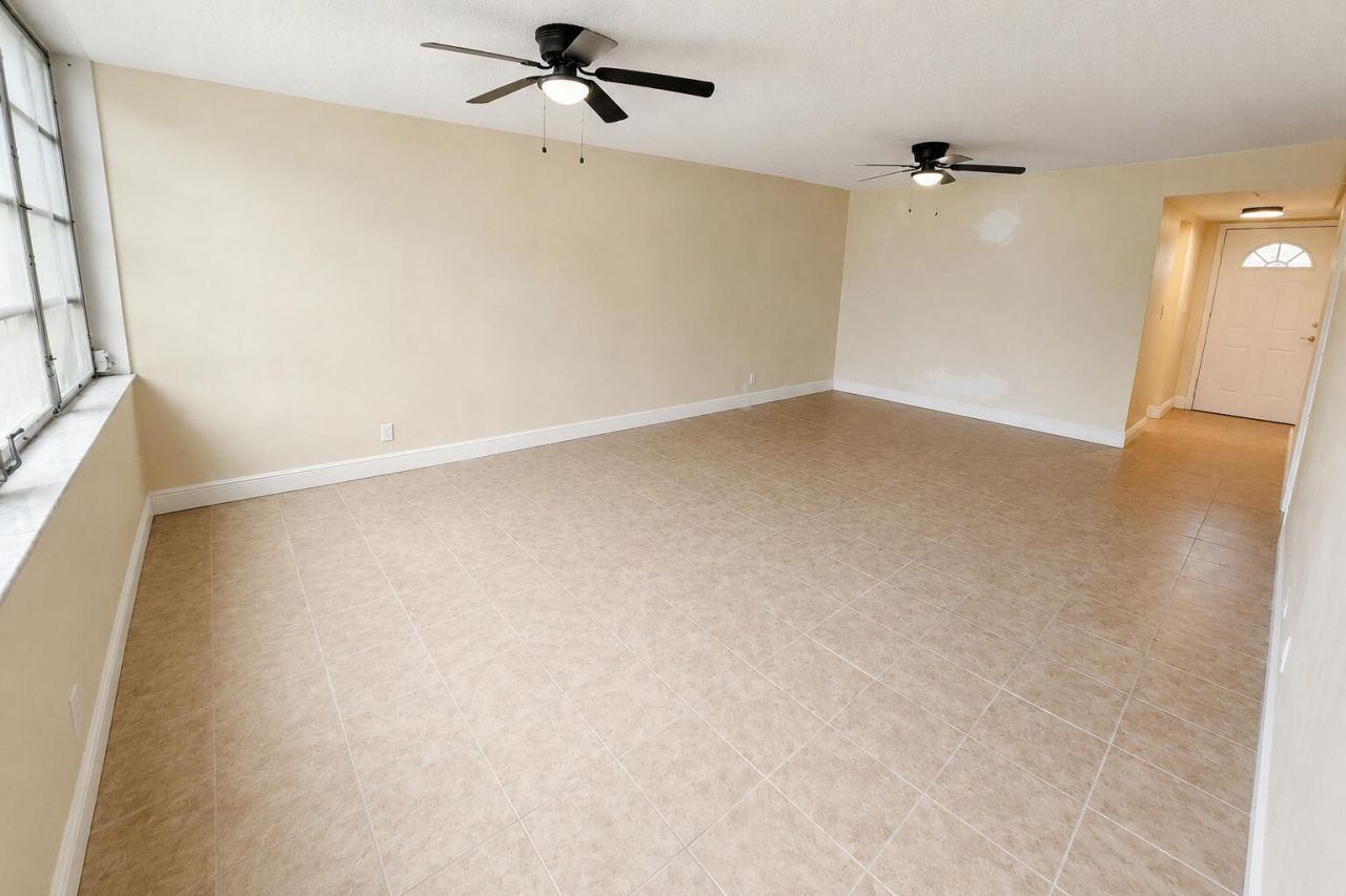 1401 NE Miami Gardens Drive, Unit 180, Miami, FL 33179 Photo