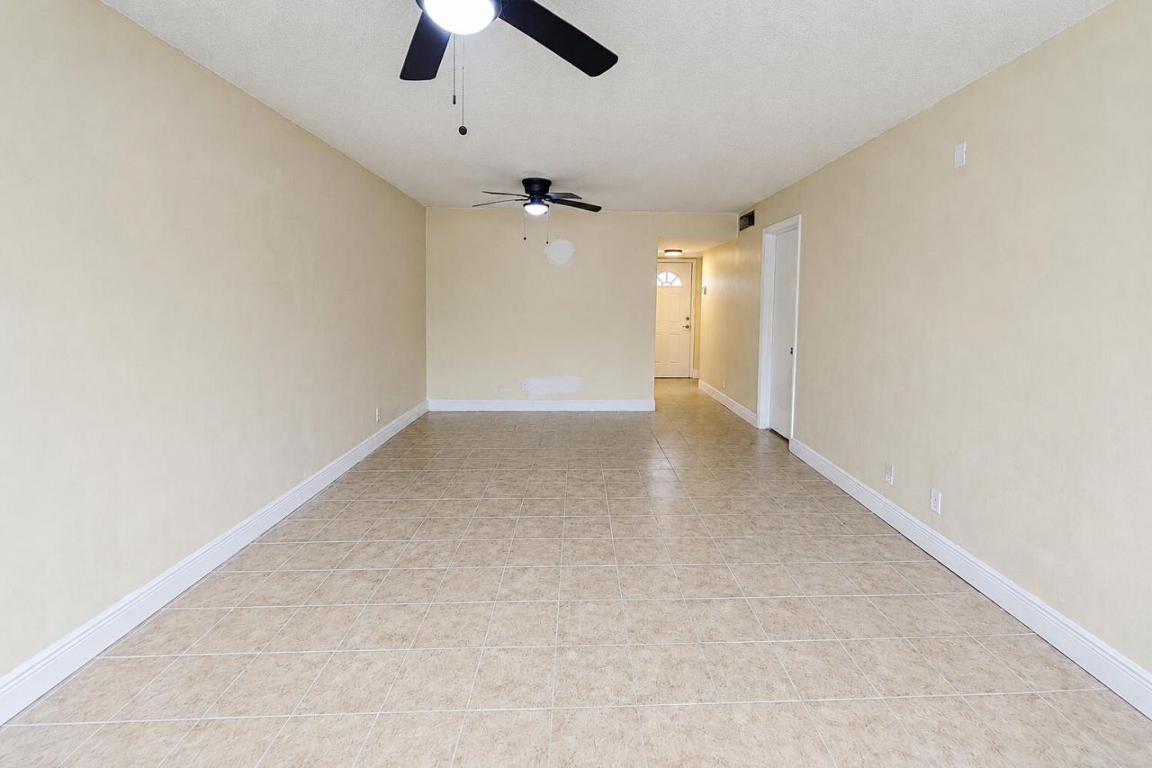 1401 NE Miami Gardens Drive, Unit 180, Miami, FL 33179 Photo