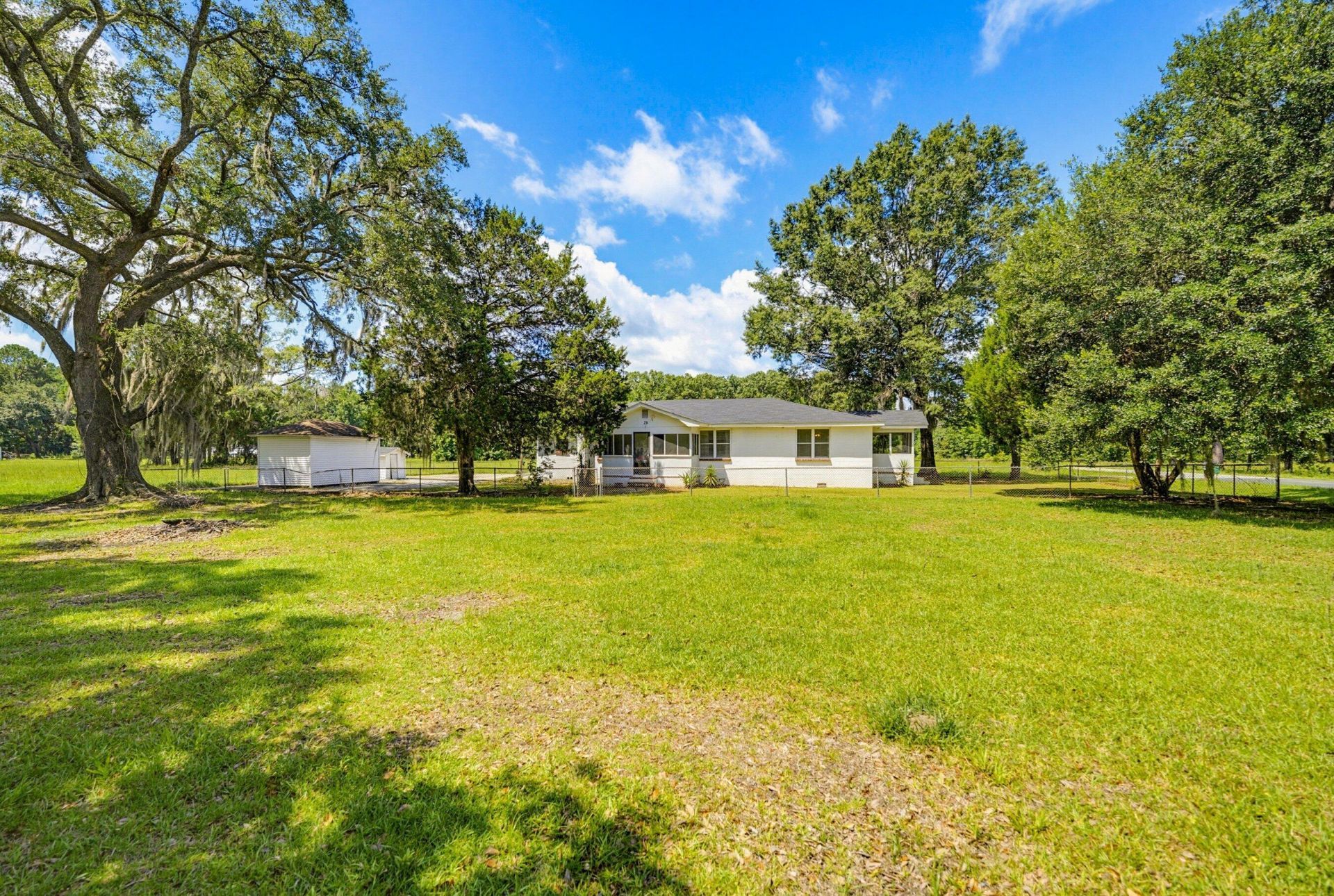 231 Big Estate Circle Photo 2