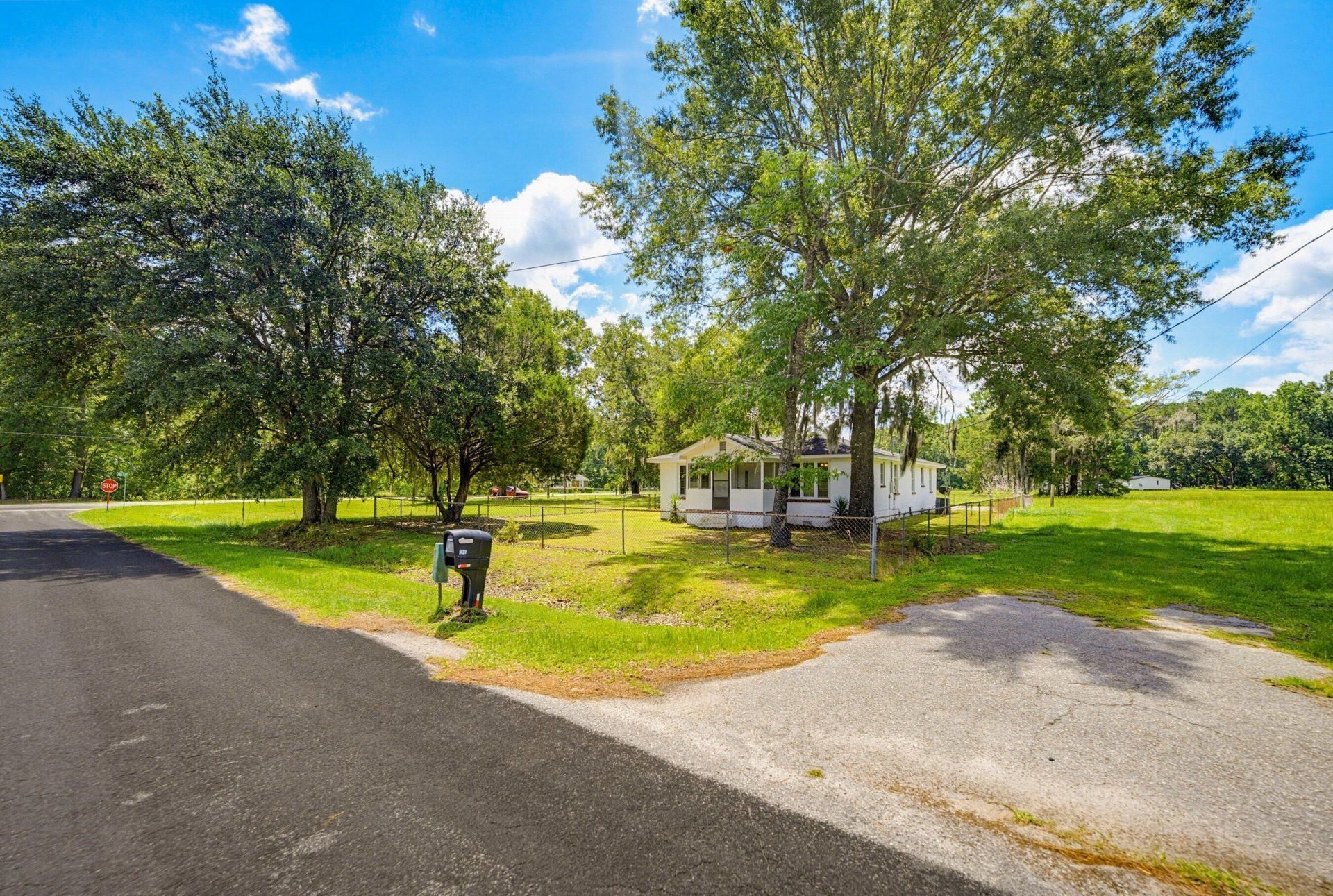 231 Big Estate Circle Photo 4