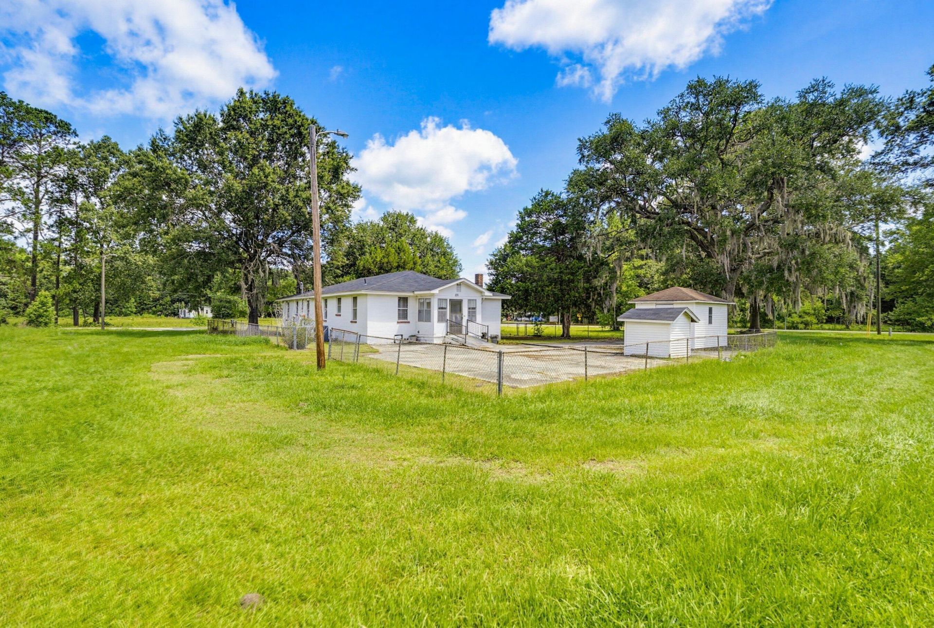 231 Big Estate Circle Photo 5