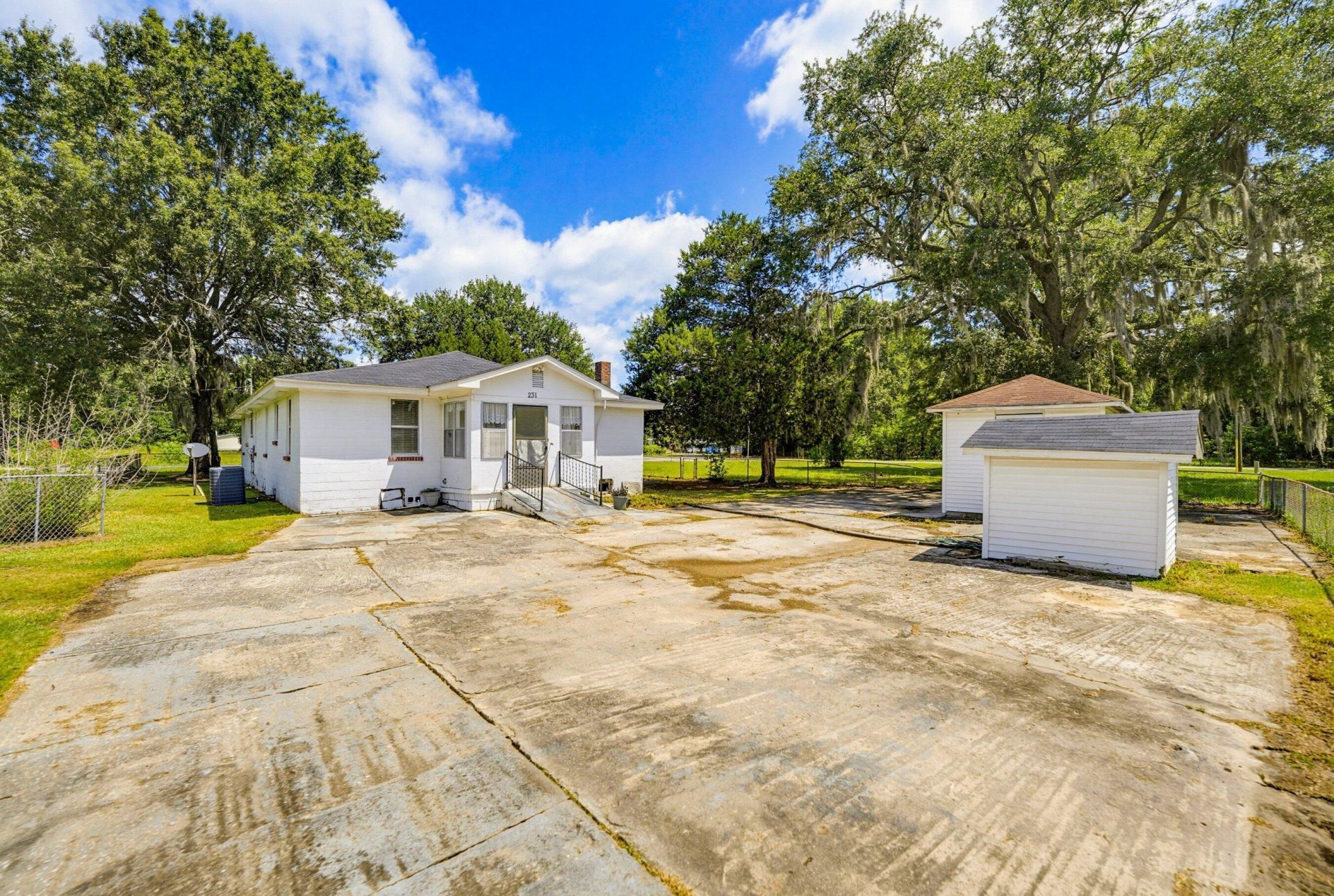 231 Big Estate Circle Photo 6