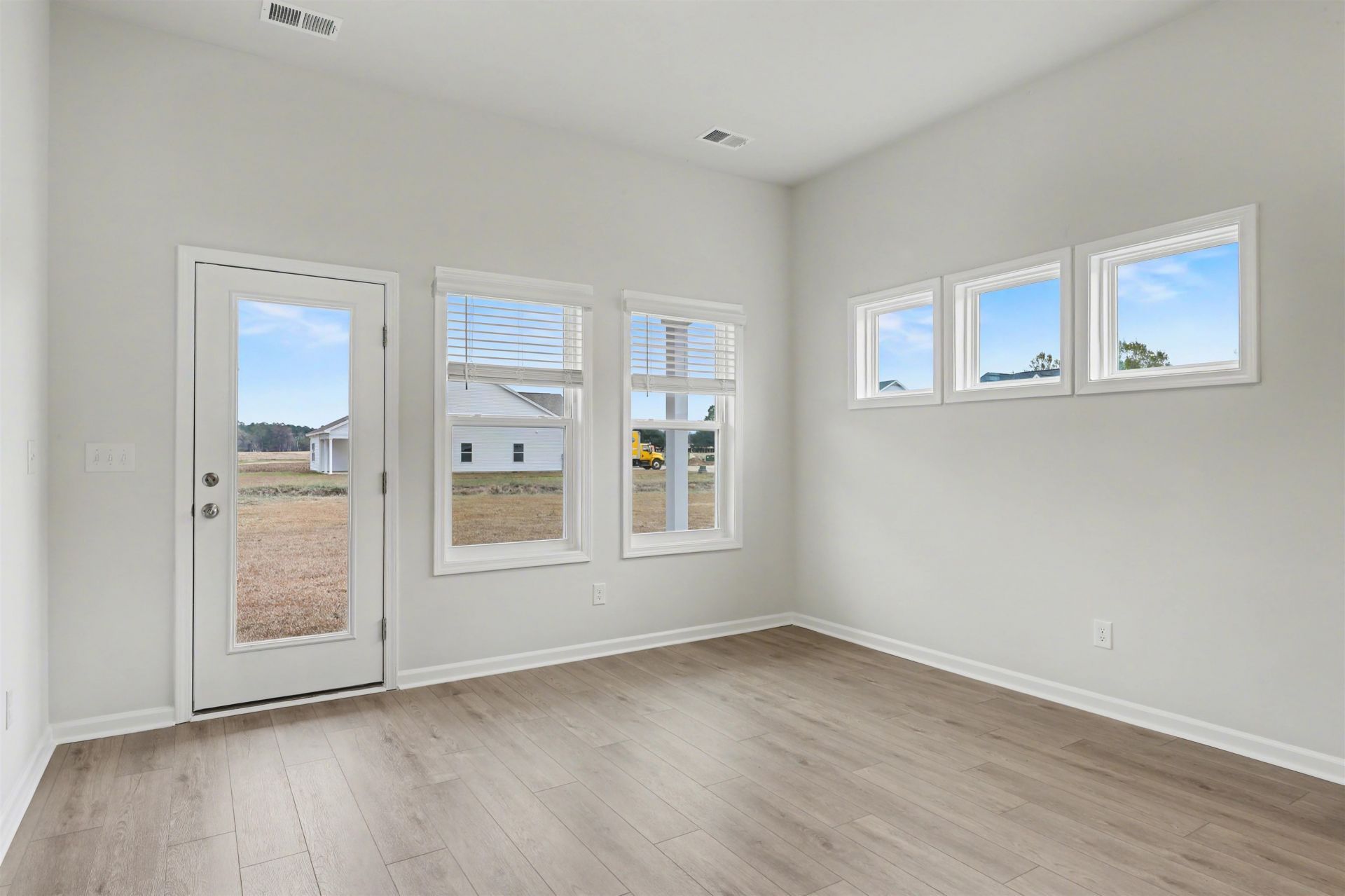 804 Wild Indigo Dr Photo 13