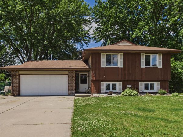 6006 Lower 131st Street Court, Apple Valley, MN 55124