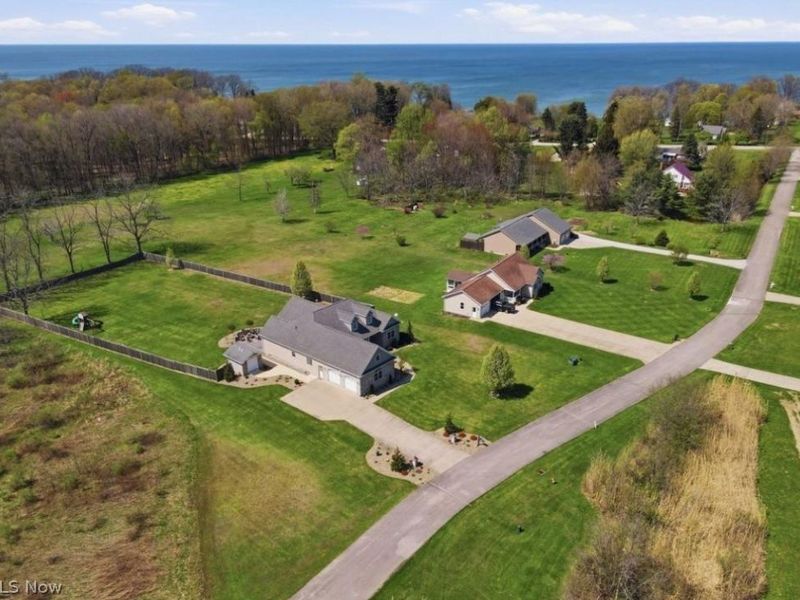 181 Margor Drive, Conneaut, OH 44030 Photo 2