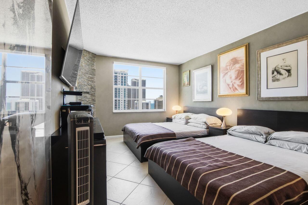 1985 S Ocean Drive, Unit 17d, Hallandale Beach, FL 33009 Photo