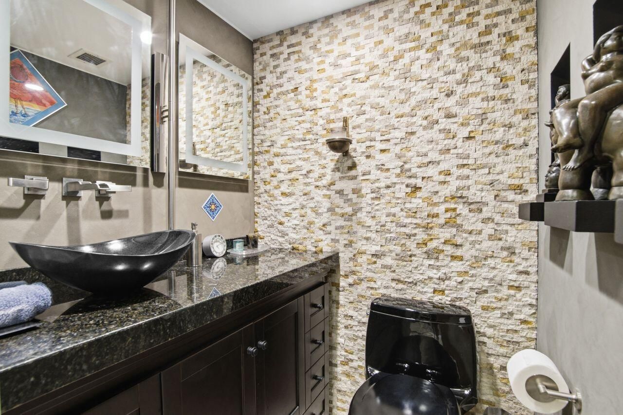 1985 S Ocean Drive, Unit 17d, Hallandale Beach, FL 33009 Photo