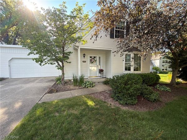 3375 Ash Lane, Cuyahoga Falls, OH 44223