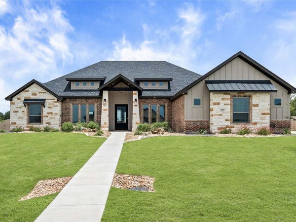 301 Rodeo RD, Salado, TX 76571