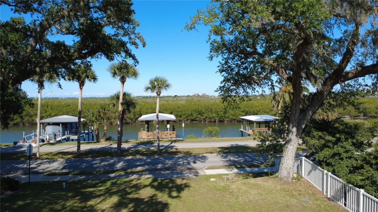 622 N Riverside Drive , New Smyrna Beach, FL 32168 Photo