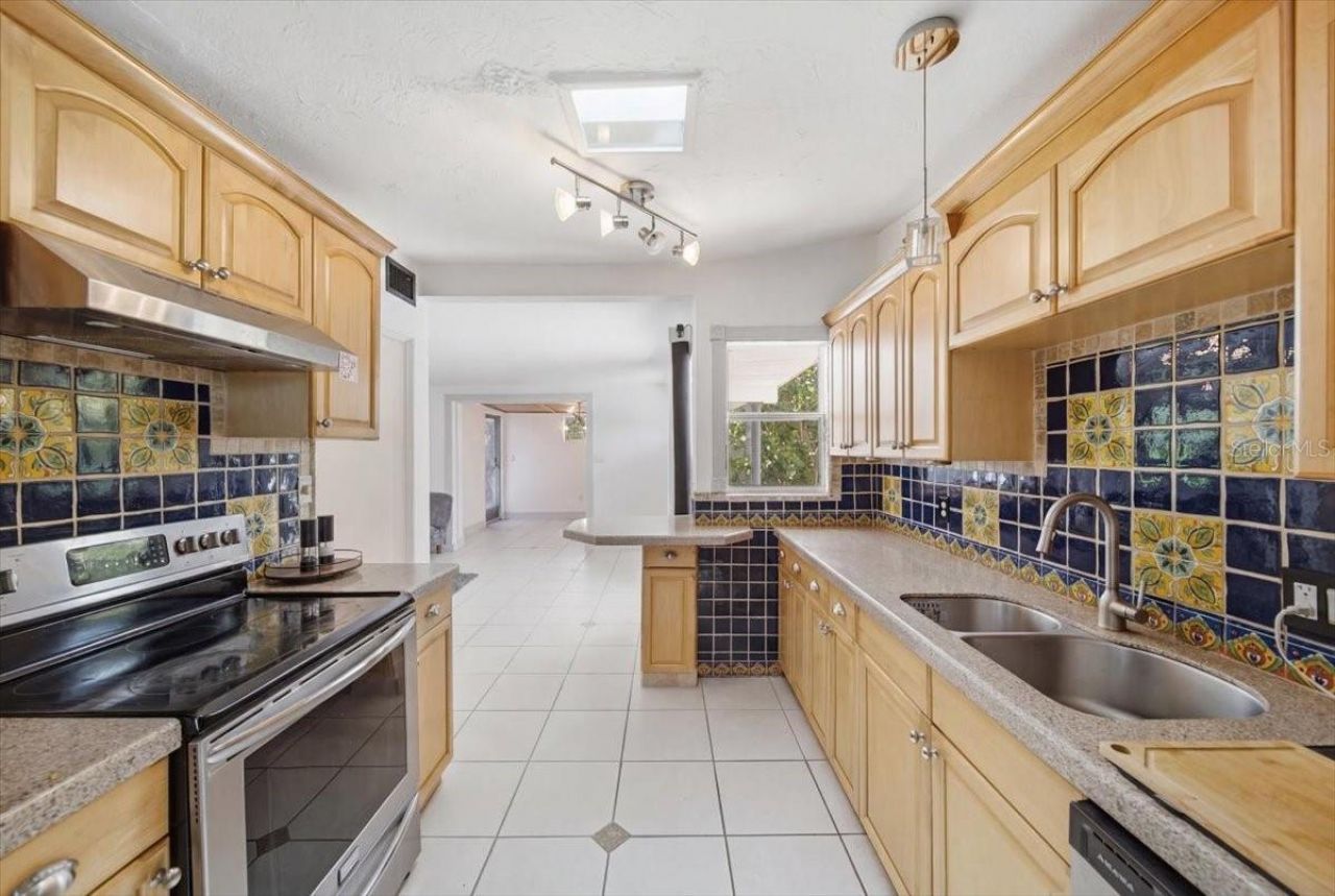 2316 Holyoke Avenue , Bradenton, FL 34207 Photo
